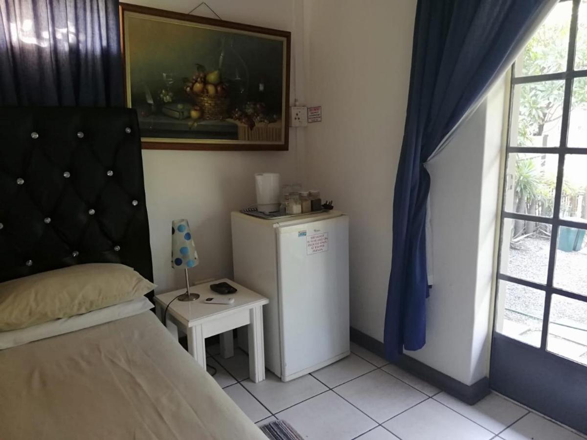 Elephant Walk Guesthouse And Back Packers Phalaborwa Exteriör bild