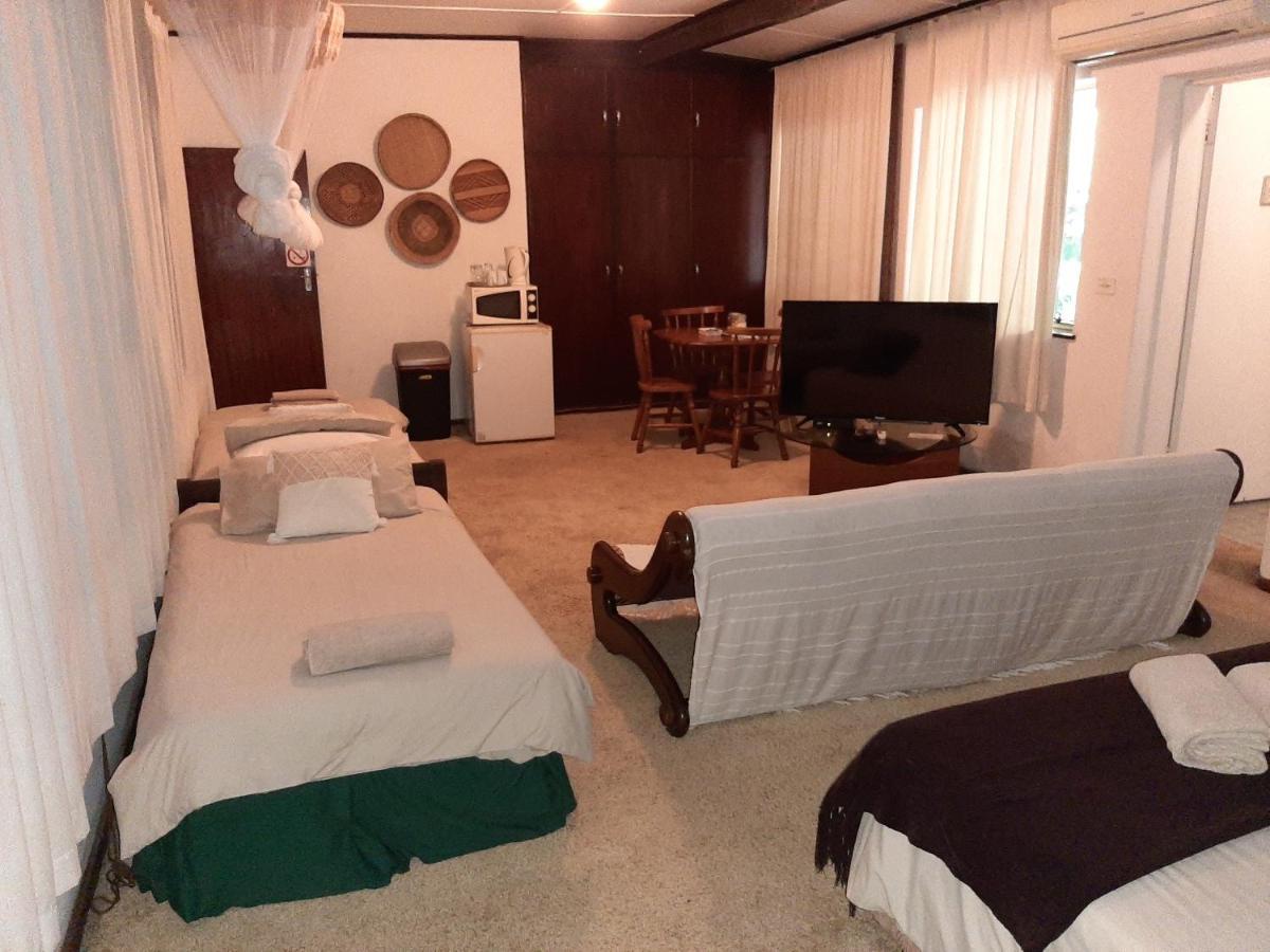 Elephant Walk Guesthouse And Back Packers Phalaborwa Exteriör bild