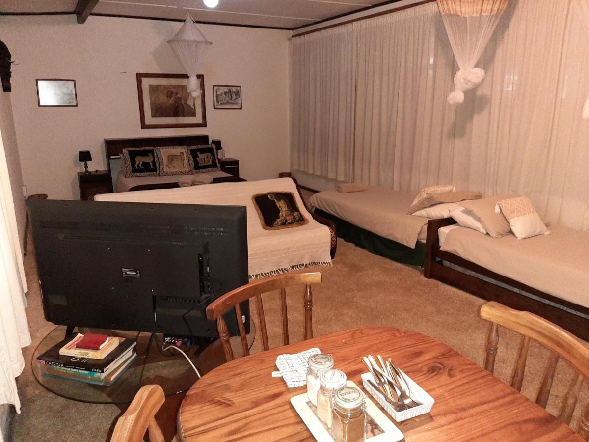 Elephant Walk Guesthouse And Back Packers Phalaborwa Exteriör bild