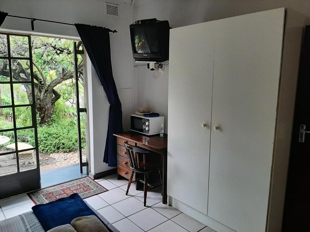 Elephant Walk Guesthouse And Back Packers Phalaborwa Exteriör bild