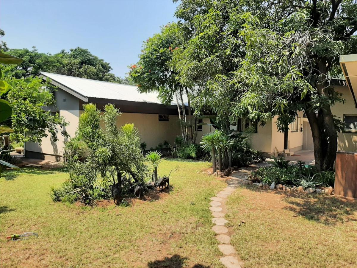 Elephant Walk Guesthouse And Back Packers Phalaborwa Exteriör bild
